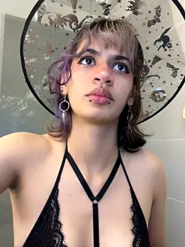 Snapshot of sukulaurens chatting on 19, 10, 2025 sukulaurens online show from 19, 10, 2025