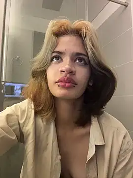 Snapshot of sukulaurens chatting on 12, 11, 2025 sukulaurens online show from 12, 11, 2025