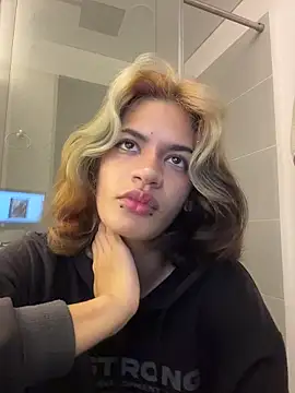 Snapshot of sukulaurens chatting on 18, 11, 2025 sukulaurens online show from 18, 11, 2025