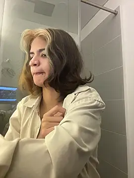 Snapshot of sukulaurens chatting on 19, 11, 2025 sukulaurens online show from 19, 11, 2025