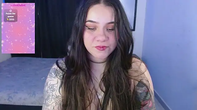 Snapshot of sky_myers_ chatting on 18, 11, 2025 sky myers online show from 18, 11, 2025