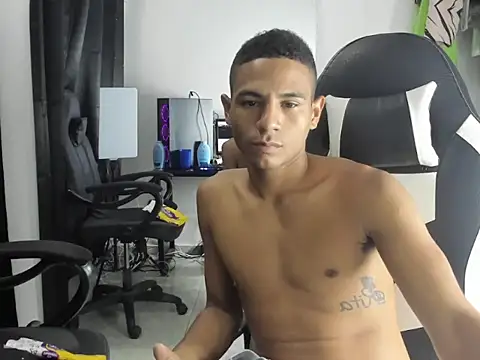 Latin Boy420 online show from 13, 11, 2025