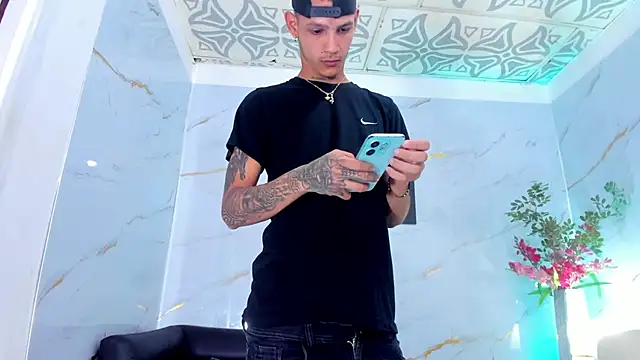 Snapshot of Justin_rain chatting on 8, 10, 2025 Justin rain online show from 8, 10, 2025