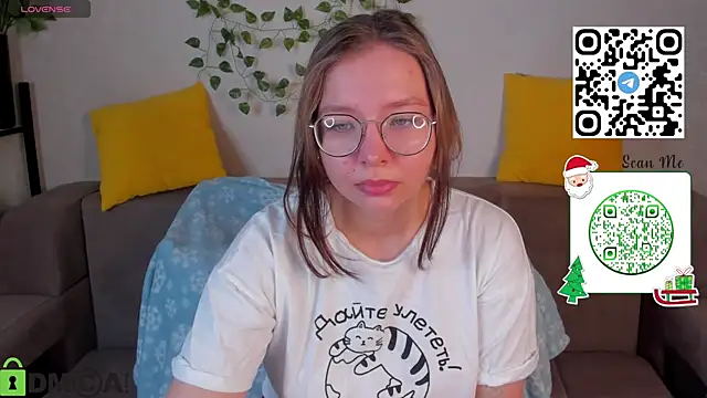 Nuura Moore online show from 17, 12, 2025