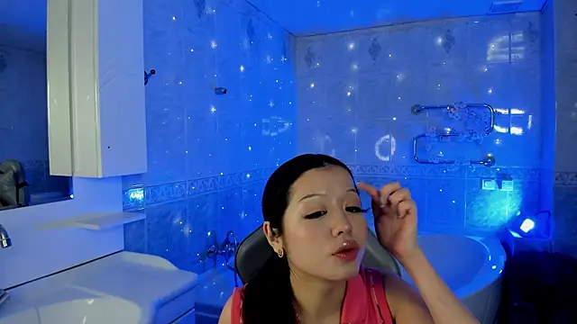 luvemily online show from 8, 10, 2025
