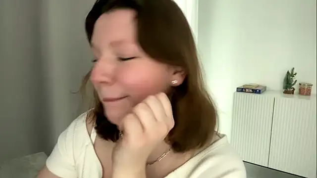 Snapshot of TamekiaSamii chatting on 8, 11, 2025 TamekiaSamii online show from 8, 11, 2025