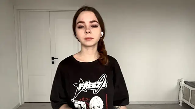 EhtelBiondi online show from 4, 12, 2025