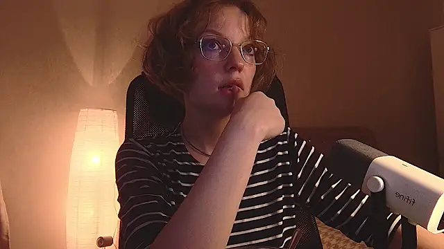 Snapshot of emymayy chatting on 20, 6, 2026 emymayy online show from 20, 6, 2026