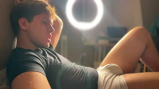 mynameischris online show from 8, 10, 2025