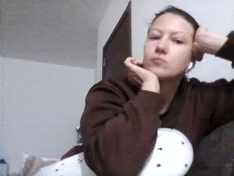 Snapshot of Karivane chatting on 26, 3, 2026 Karivane online show from 26, 3, 2026