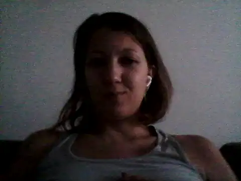 Snapshot of Karivane chatting on 7, 4, 2026 Karivane online show from 7, 4, 2026