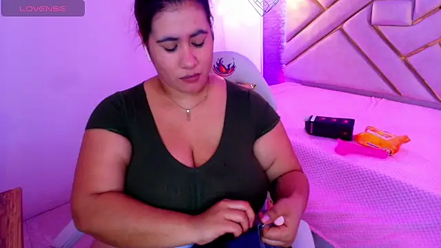 Snapshot of Addyy_02 chatting on 16, 10, 2025 Addyy 02 online show from 16, 10, 2025