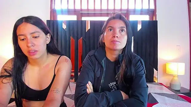 Sofy and Mia online show from 13, 10, 2025