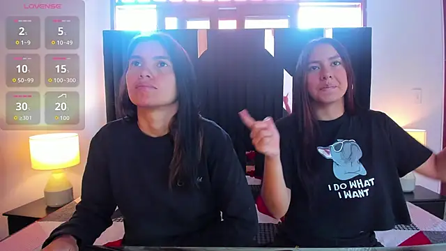 Sofy and Mia online show from 4, 11, 2025