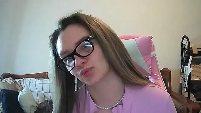 Caymira online show from 3, 2, 2026