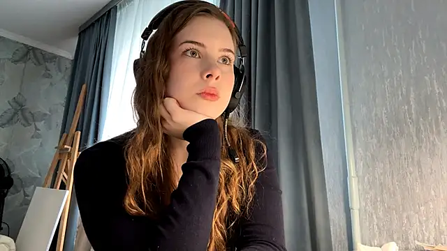 Snapshot of Leyla_Luna chatting on 17, 10, 2025 Leyla Luna online show from 17, 10, 2025