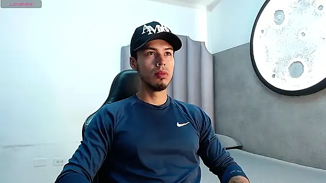 Rurik Jones online show from 29, 10, 2025