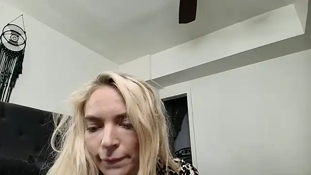 Snapshot of lanasharapova chatting on 7, 10, 2025 lanasharapova online show from 7, 10, 2025