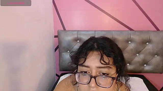 KarolBOOBS-18 online show from 7, 10, 2025