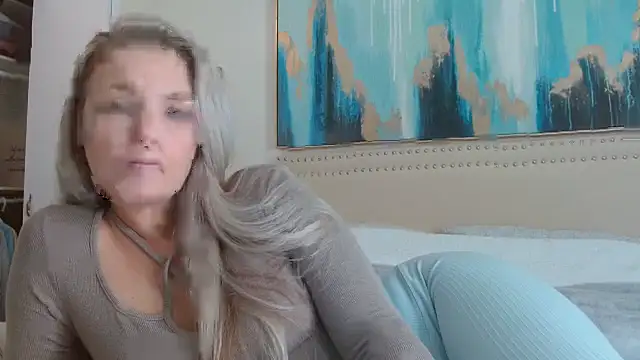 Snapshot of Valerievixxx chatting on 8, 10, 2025 Valerievixxx online show from 8, 10, 2025