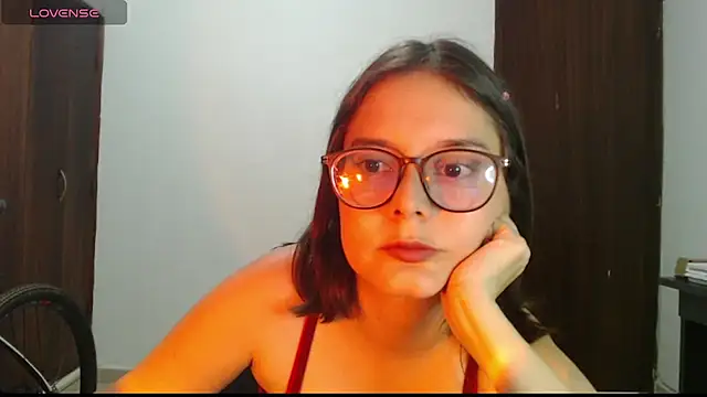 CarlaLorez online show from 15, 10, 2025