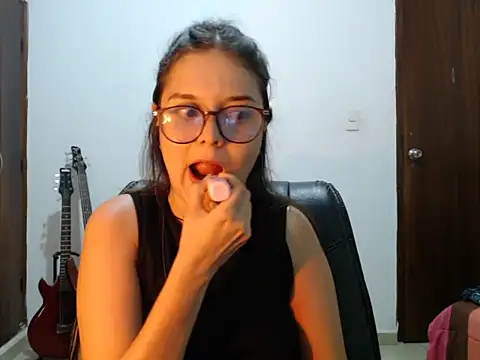 Snapshot of CarlaLorez chatting on 13, 5, 2026 CarlaLorez online show from 13, 5, 2026