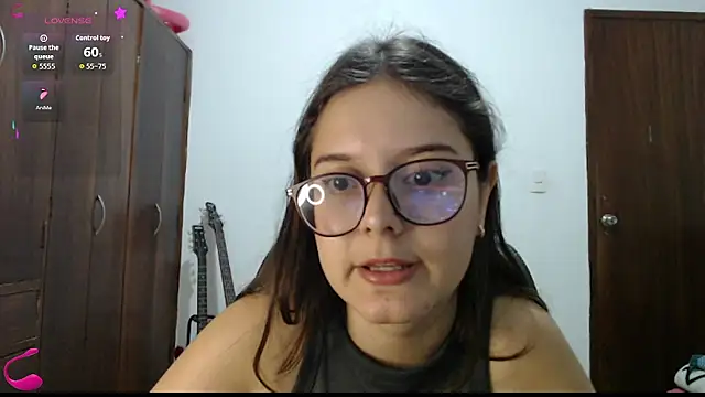 Snapshot of CarlaLorez chatting on 18, 5, 2026 CarlaLorez online show from 18, 5, 2026
