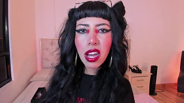 Nina fox 0691 online show from 12, 5, 2026