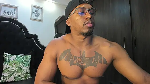 Snapshot of DenzelRios chatting on 8, 11, 2025 DenzelRios online show from 8, 11, 2025