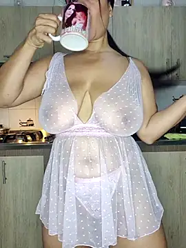 Snapshot of karla-bruni chatting on 4, 2, 2026 karla-bruni online show from 4, 2, 2026