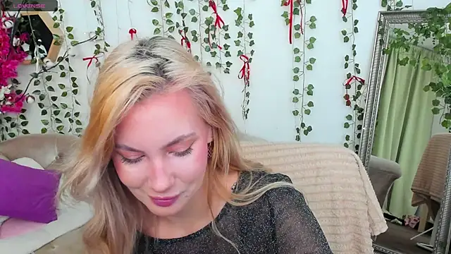  BellaClark online show from 1, 5, 2026