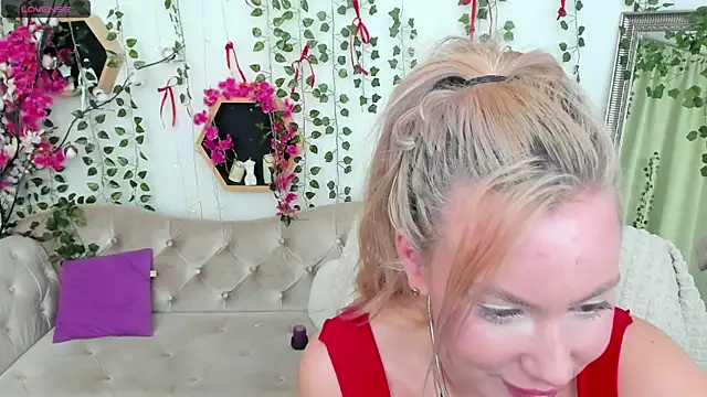  BellaClark online show from 7, 5, 2026