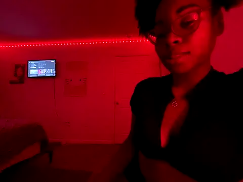 Snapshot of twerkaholic120 chatting on 8, 10, 2025 twerkaholic120 online show from 8, 10, 2025
