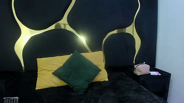 Mia clark18 online show from 27, 11, 2025