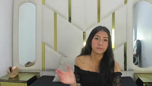 Mia clark18 online show from 30, 11, 2025