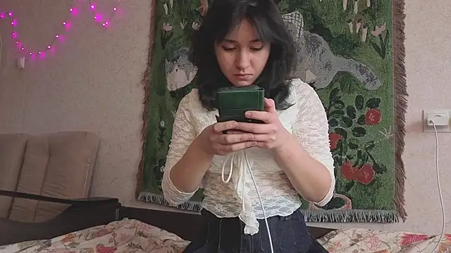 Snapshot of MiaLovelyOne chatting on 30, 4, 2026 MiaLovelyOne online show from 30, 4, 2026