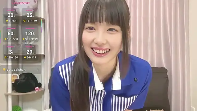 Snapshot of mai-chan_ chatting on 25, 10, 2025 mai-chan online show from 25, 10, 2025