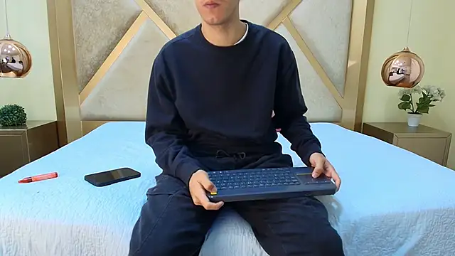 Austin Reeds online show from 1, 11, 2025