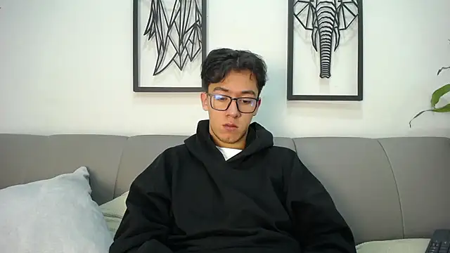 Austin Reeds online show from 8, 11, 2025