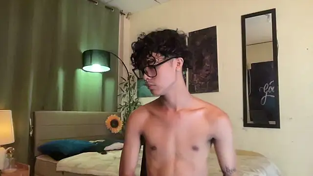 Snapshot of AsianCarl chatting on 9, 11, 2025 AsianCarl online show from 9, 11, 2025