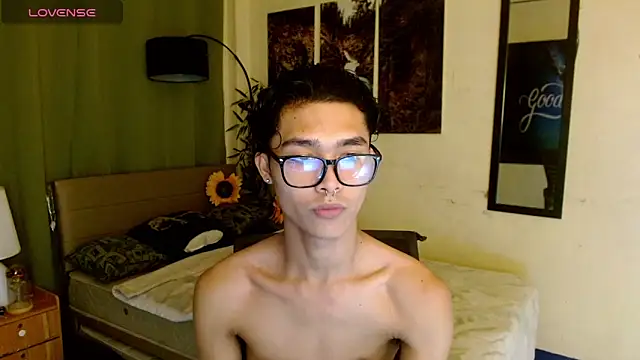 Snapshot of AsianCarl chatting on 12, 11, 2025 AsianCarl online show from 12, 11, 2025