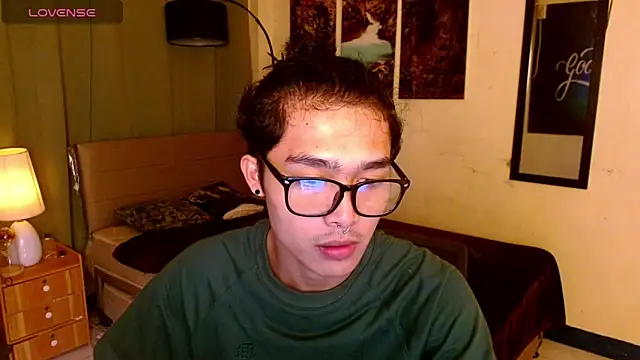 Snapshot of AsianCarl chatting on 16, 12, 2025 AsianCarl online show from 16, 12, 2025