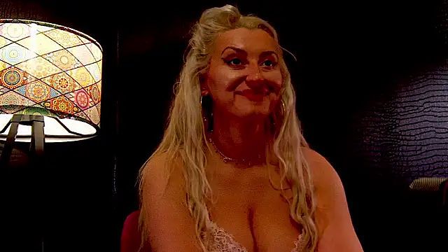 Snapshot of LeticiaReys chatting on 12, 2, 2026 LeticiaReys online show from 12, 2, 2026