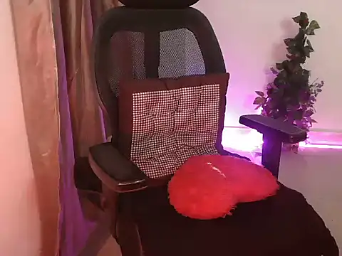 Snapshot of Royal_zara chatting on 18, 10, 2025 Royal zara online show from 18, 10, 2025