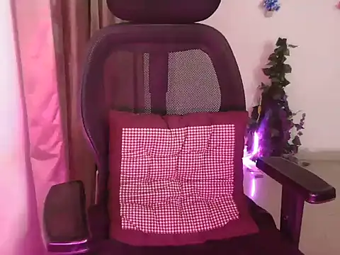 Snapshot of Royal_zara chatting on 24, 11, 2025 Royal zara online show from 24, 11, 2025