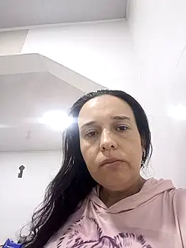 Snapshot of FiorellaDuboi chatting on 12, 11, 2025 FiorellaDuboi online show from 12, 11, 2025