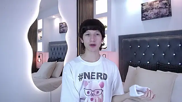 Snapshot of Emo_Boy_ chatting on 13, 3, 2026 Emo Boy online show from 13, 3, 2026