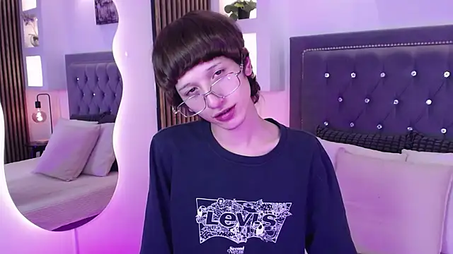 Emo Boy  online show from 30, 4, 2026