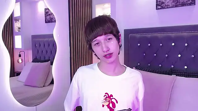 Emo Boy  online show from 7, 5, 2026