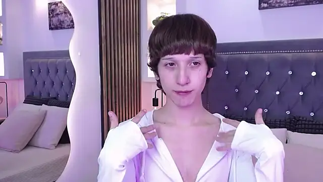 Emo Boy  online show from 16, 5, 2026